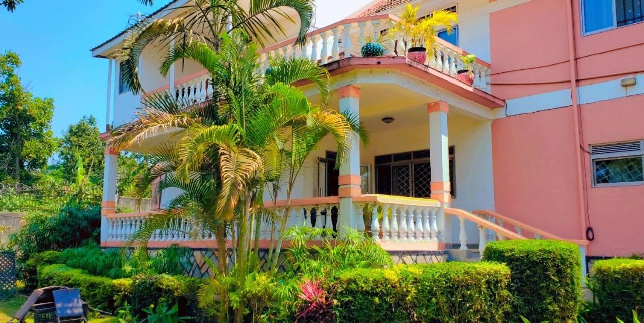 La Feve Beach Bed And Breakfast Entebbe Eksteriør billede