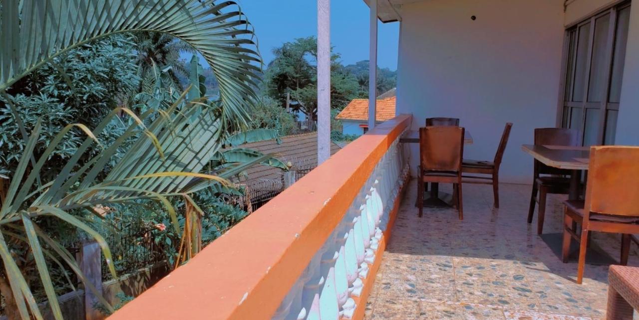 La Feve Beach Bed And Breakfast Entebbe Eksteriør billede