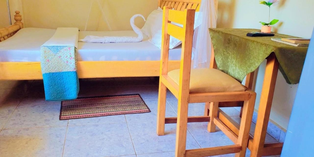 La Feve Beach Bed And Breakfast Entebbe Eksteriør billede