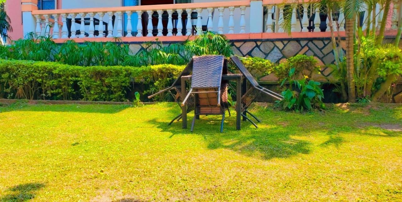 La Feve Beach Bed And Breakfast Entebbe Eksteriør billede