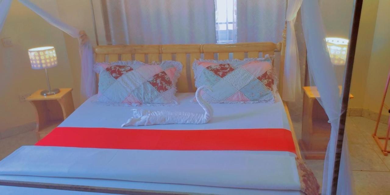 La Feve Beach Bed And Breakfast Entebbe Eksteriør billede