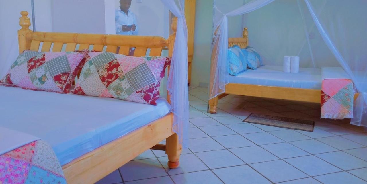 La Feve Beach Bed And Breakfast Entebbe Eksteriør billede